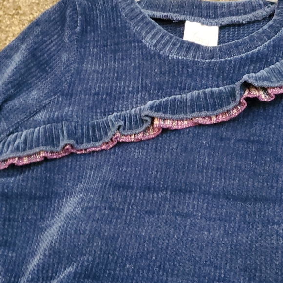 🆕️Matching Skirt Outfit - Picture 2 of 10